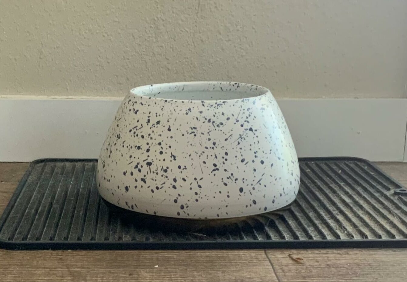 Navaris Dog Bowl- Ceramic
